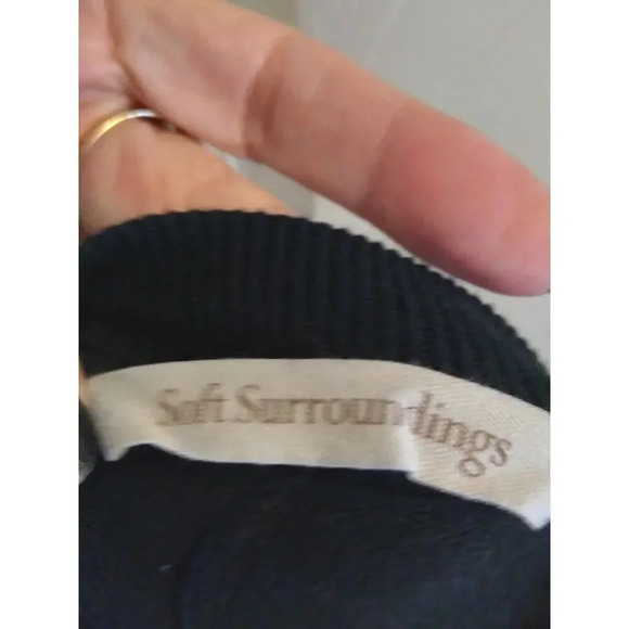 Soft Surroundings Pullover Sweater Black Kangaroo Pockets Sz XS Bust 32" Leng29 - Picture 8 of 10